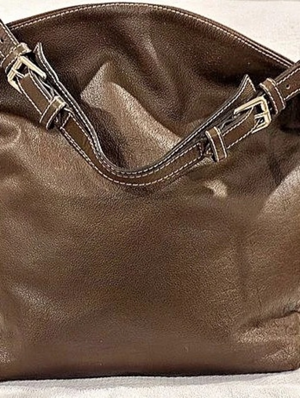 Dooney & Bourke Leather Shoulder Bag in Brown